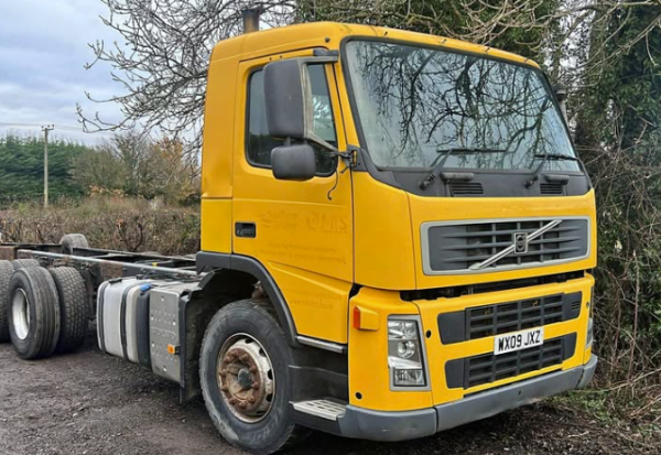 2009 Volvo FM9 - Image 3