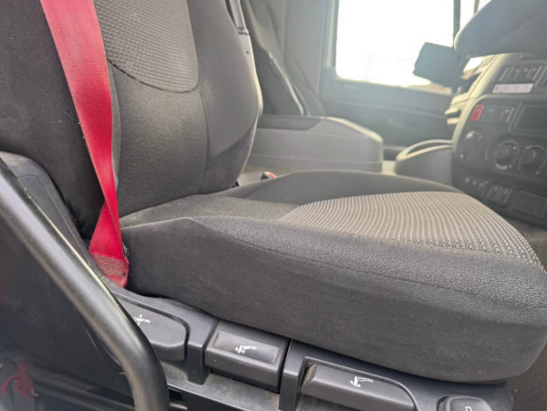 2017 DAF CF330 - Image 10